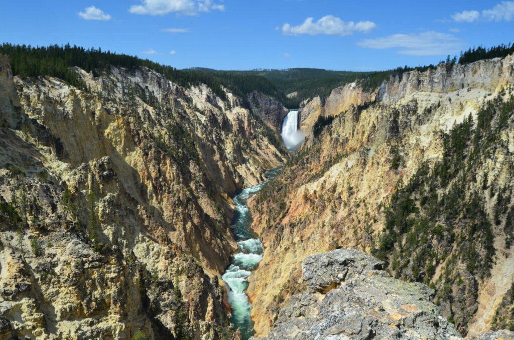 the canyons of the Yellowstone park