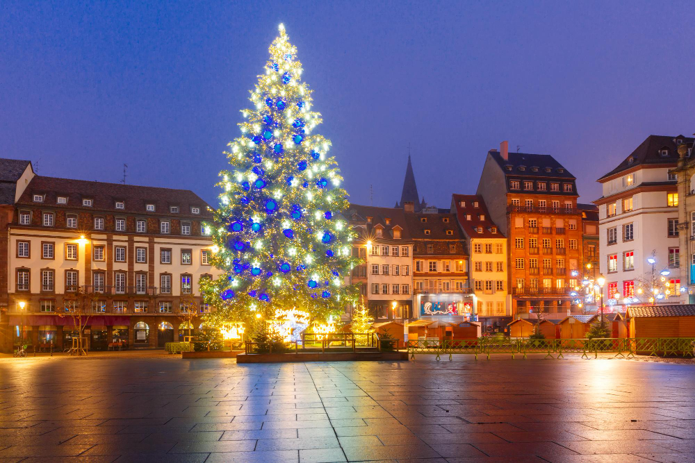 christmas tree on place kleber in old town of strasbourg alsace france